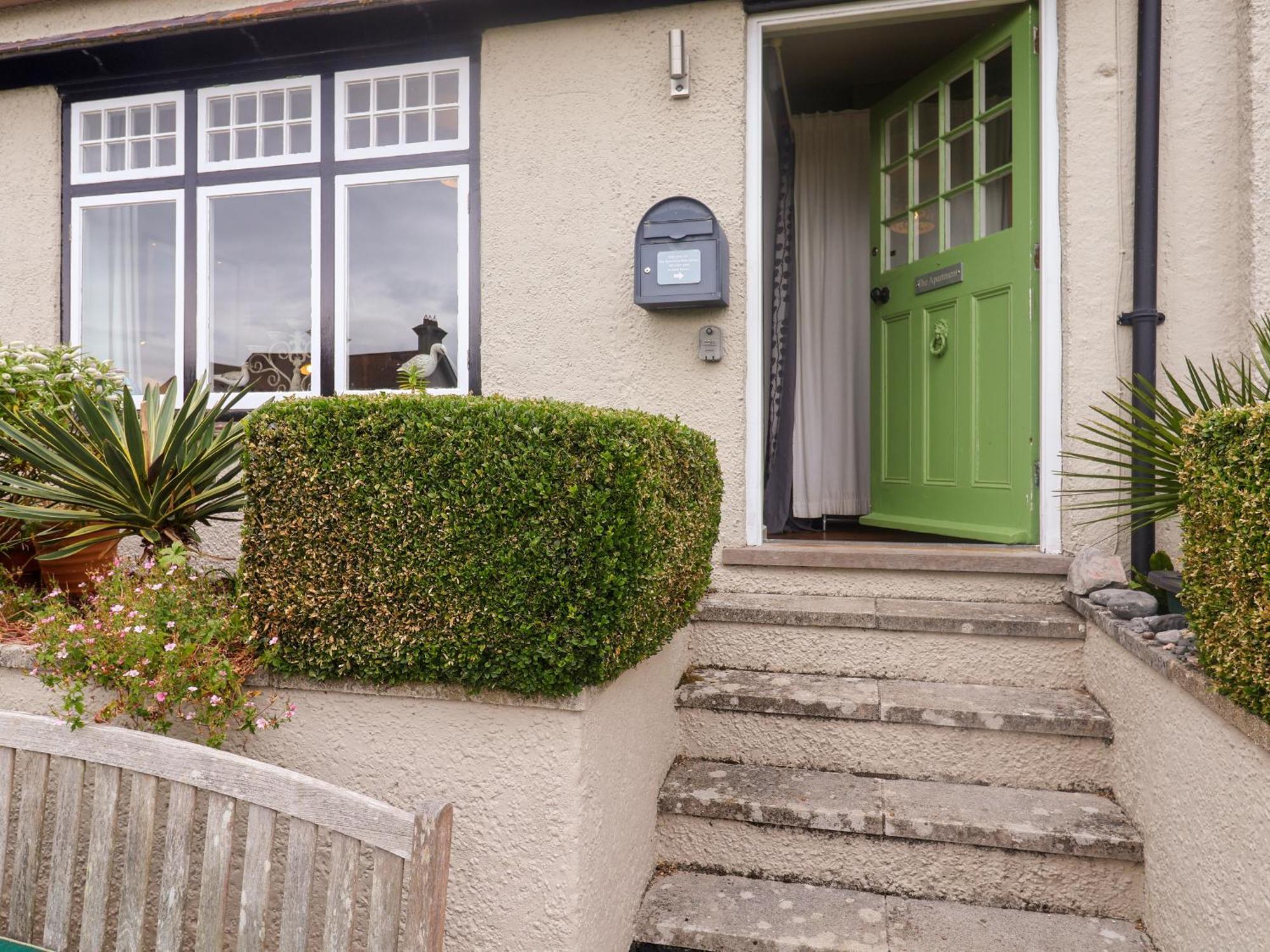 The Apartment At Queen Anne'S Lodge Lyme Regis Eksteriør billede