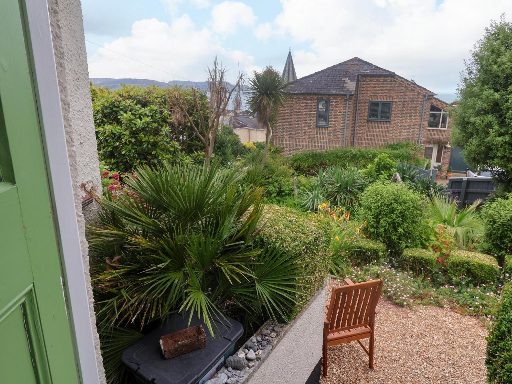 The Apartment At Queen Anne'S Lodge Lyme Regis Eksteriør billede